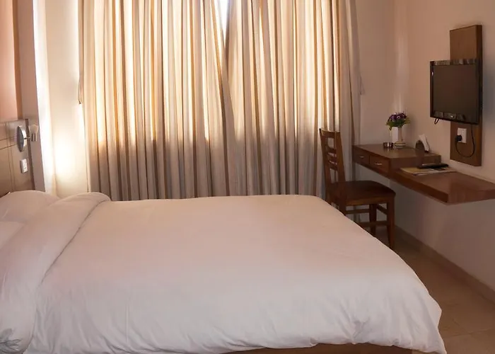 Hotel Aryal International 2*