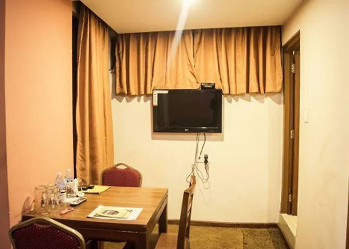 Aryal International Hotel 2*