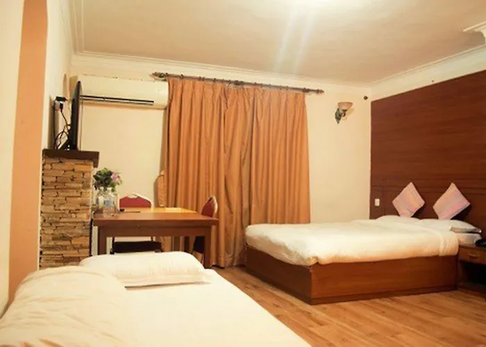 Hotel Aryal International 2*